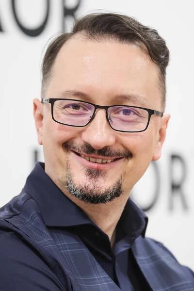 Spisovatel Jozef Karika: I když se Slovákům podaří z temného kruhu vystoupit, strhne nás zas zpět