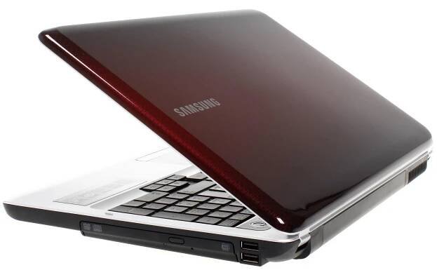Samsung R530 stříbrno-červený