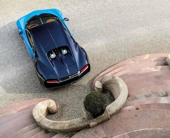 Bugatti Chiron se pokusí o rychlostní rekord až v roce 2018. Kvůli pneumatikám