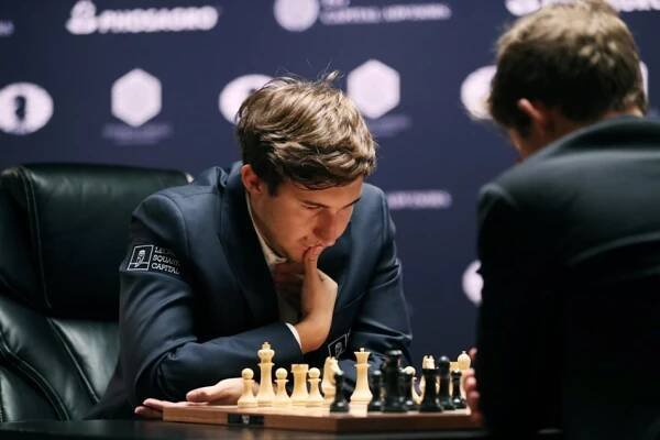 Karjakin přidává výhru za výhrou a směřuje k obhajobě titulu