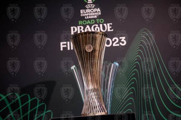 Velké finále za miliony eur. Eden čekají úpravy, v Praze vzniknou fanzóny