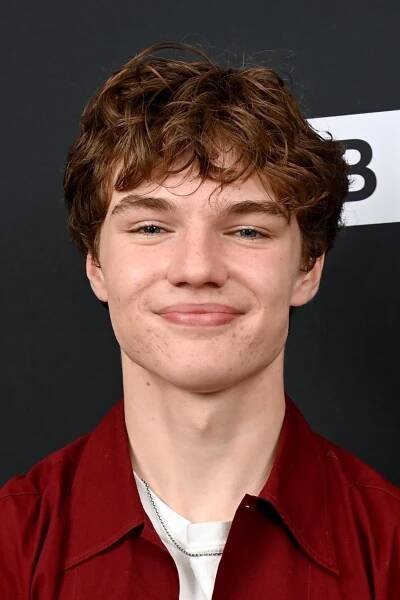 Dylan Hughes herec