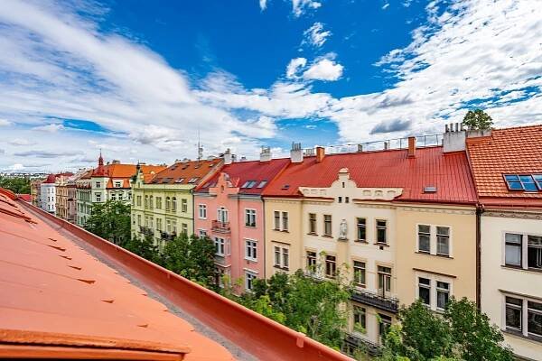 REZERVOVÁNO! Pronájem nového zařízeného bytu 1+kk, 38 m2 + sklep, ulice Březinova, Karlín, Praha 8 - FARAON reality
