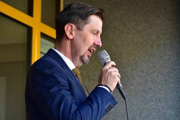 Novou budovu si prohlédl i starosta Pavel Pacal.