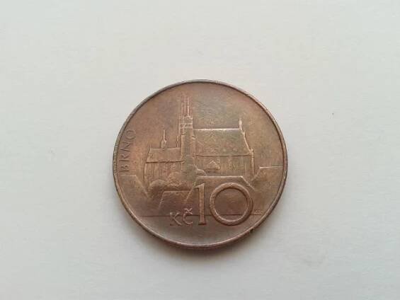Vzácná desetikoruna z roku 1993 raketově roste na ceně. Kdo ji má v peněžence, může již vydělat přes půl milionu korun