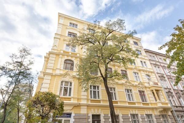 Mansion Majestic - Korunní 73 - Praha 3