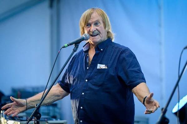 Do Jarošova se sjeli významní hosté. Setkání rozproudili Hložek s Vágnerem
