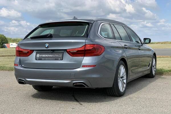 BMW 540i xDrive 250kW/Touring/ Luxury Line/Kůže/11.2017 - Výběrová auta
