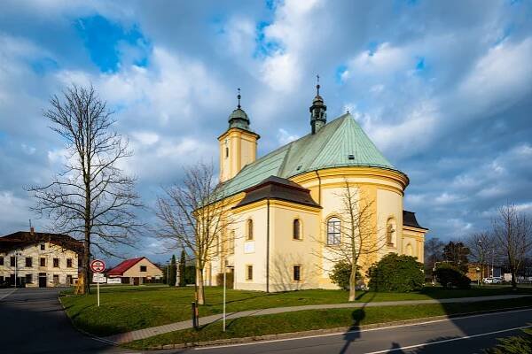 Ostrava-Stará Bělá, Kostel sv. Jana Nepomuckého a sv. Mikuláše | Církevní turistika
