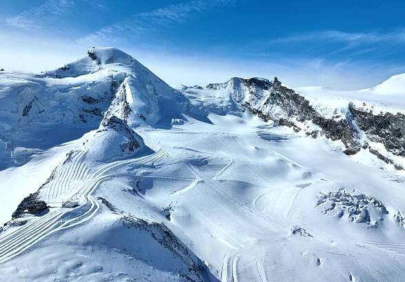 Saas-Fee – unikátní lyžování | JenŽeny.cz