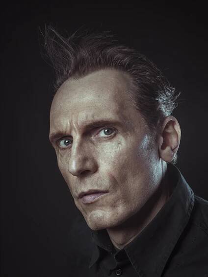 Julian Bleach Portrait Sitting