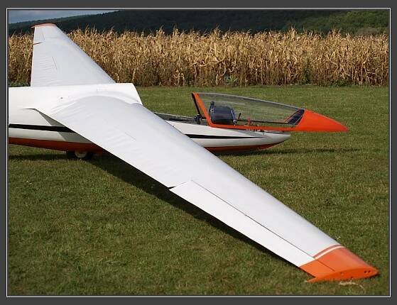 SZD-32 Foka 5 (D-1226), letiště Brno-Medlánky