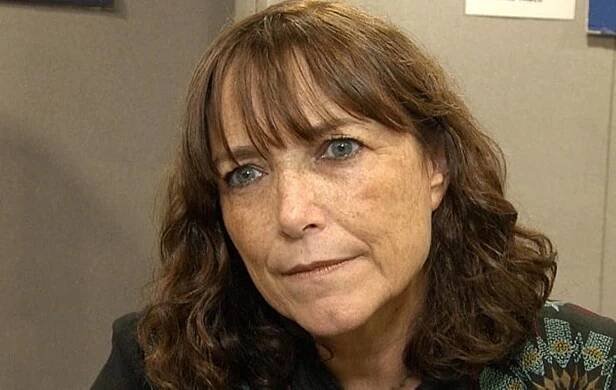 American Actress Karen Allen at the Chiller Theatre Expo Wallpaper