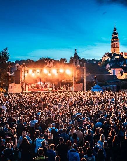 Lucie - oficiální web kapely, 30 let alba Černý kočky mokrý žáby, Letní koncerty a festivaly LUCIE 2023