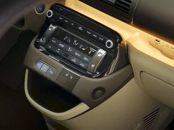 Do Česka se řítí další levný elektromobil. Z Hyundaie Inster uděláte i malý obytňák
