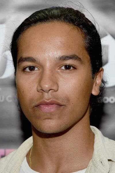 Tyler Dean Flores herec