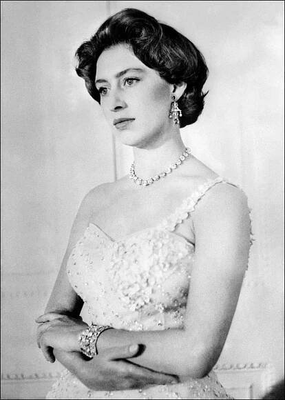 Princess Margaret's Most Iconic Moments, in Photos | Princess margaret, Queen elizabeths sister, Margaret rose