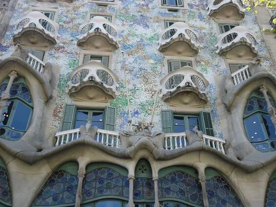 Unique tour in Barcelona: It's snowing in Casa Batlló