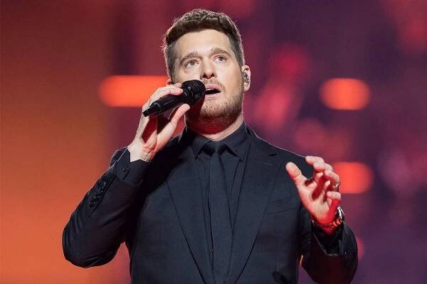 Michael Bublé performs on stage during his "Higher" tour at Rogers Arena on October 01, 2022 in Vancouver, British Columbia, Canada.