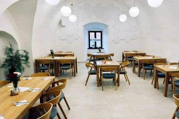 Restaurace a zahrádka na Tvrzi foto 1