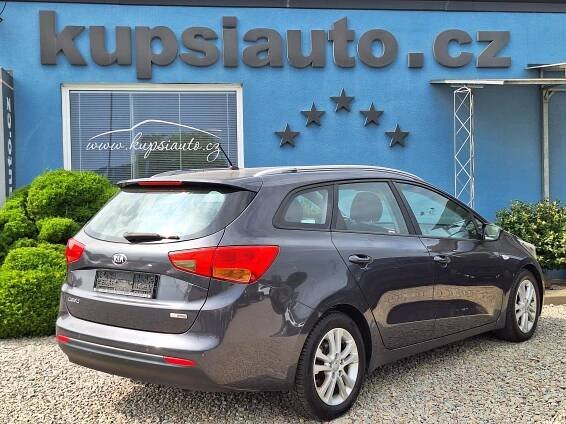 Kia Cee´d, 1,6CRDi 1. majitel, SERVISKA