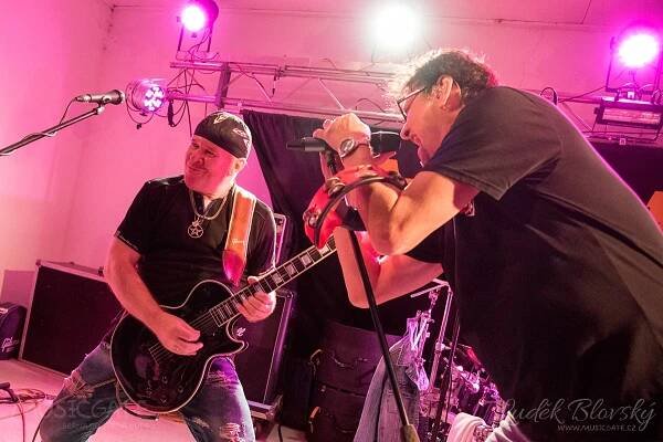 Letní sezónu 2020 odstartoval v Čižicích plzeňský Extra Band revival