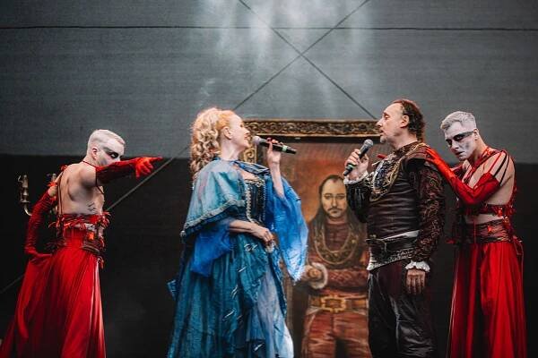 FOTO: Poezie, divadlo a muzikály pod hvězdami na Bojišti | Trutnovinky