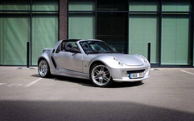 Smart Roadster Brabus Xclusive: Super hračka s jedním ale