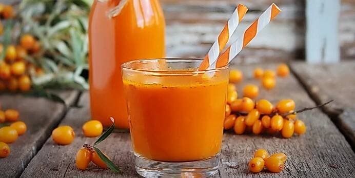 RECEPT: Rakytníkový sirup. Takhle dostanete pořádnou dávku vitamínu C i do dětí – Maminka.cz