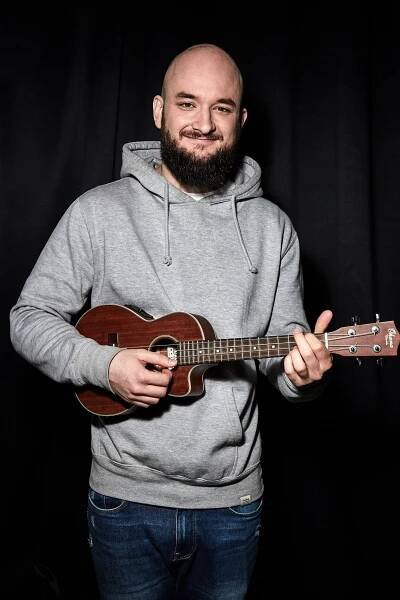Zasnoubil se, ale dřív než svatba přišlo miminko: Písničkář Pokáč je tátou