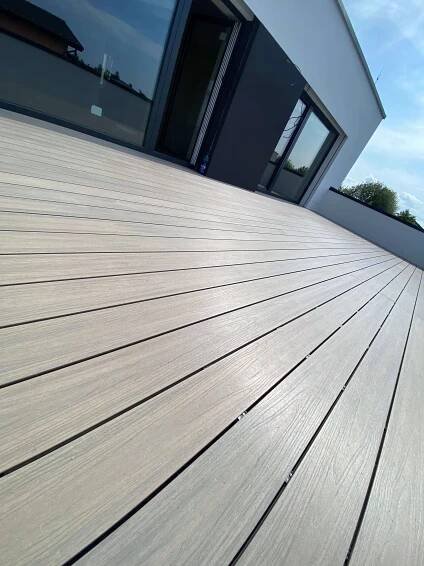 Terasová WPC doska v dekore Dub šedý | WoodPlast