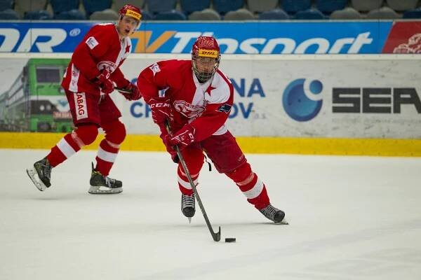hokej,extraliga, hc slavia, slavie, praha, chomutov, piráti, junioři, poslední zápas, puk, brankář, sportovní fotka, lední hokej,křenek michal