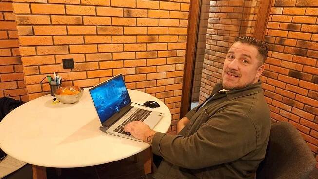 Herec Michal Holán poskytl hlas Švejkovi ve World of Warships.
