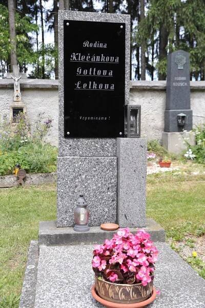 Tajemství zesnulého Karla Gotta: Jako dítě miloval pohřby! Jak bude vypadat ten jeho?