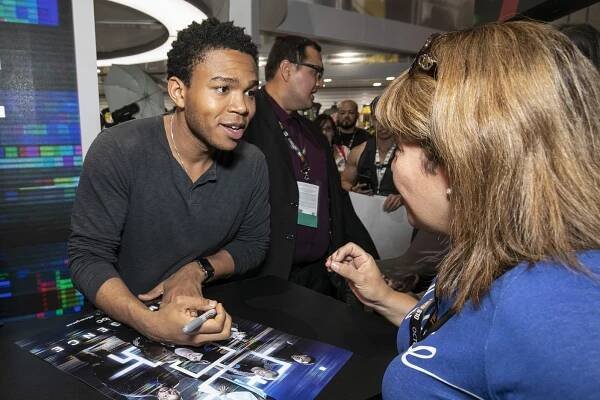 The cast and executive producers of EMERGENCE signed autographs at the ABC Booth, where exclusive merchandise is being made available. - Robert Bailey Jr. - Emergence - Z akcí