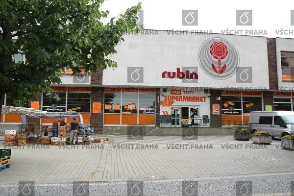 Reklamní poutač nákupního střediska Rubín | České mozaiky