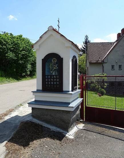 Soubor:Suchdol (Prosenická Lhota), kaplička u čp. 11 (01).jpg – Wikipedie