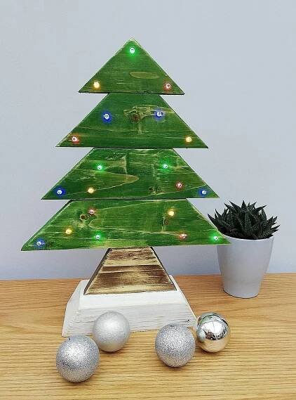 Decorazioni natalizie con pallet: 18 bellissime idee fai da te