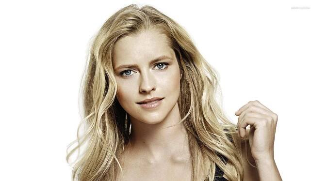 Australian Actress Teresa Palmer Wallpaper