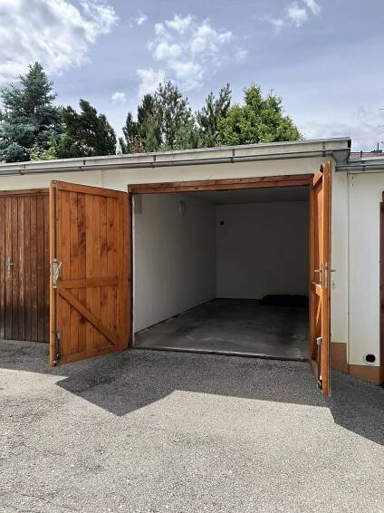 Pronájem garáže, 18 m2 - ulice Nová, Český Krumlov - Keller Williams