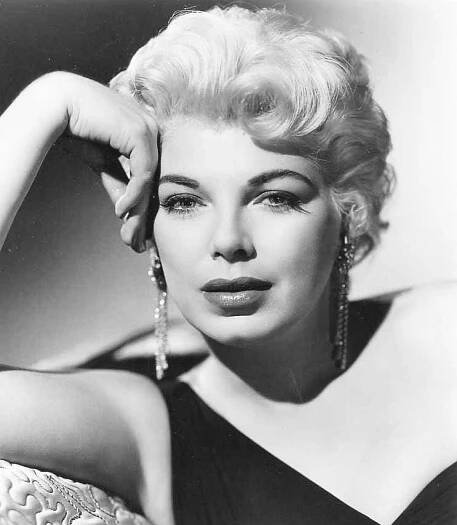 Barbara Nichols | Rikrek.com