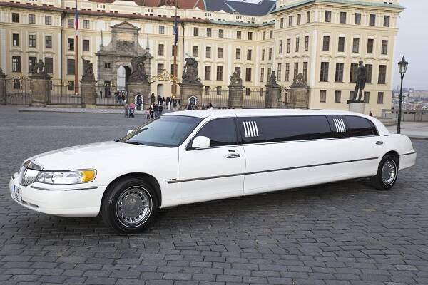 Super-Limo.cz - pronájem limuzín v Praze a okolí