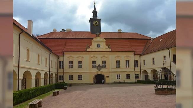 Prostory restaurace | Restaurace Na Zámku, Chrast