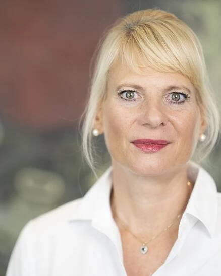 Portraitbild von Psychologin Prof. Dr. Sabine Viktoria Schneider
