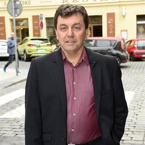 Gustav Bubník je dvorním dabérem Toma Cruise a Charlieho Sheena.