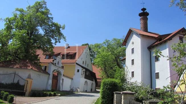 Jedinečná příležitost koupě památky pivovaru Košumberk, penzion, soubor několika objektů | HANNES.CZ