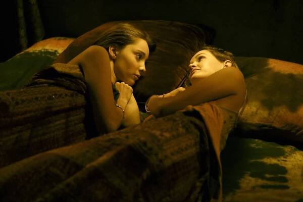 Aquarius - It's Alright Ma (I'm Only Bleeding) - Z filmu - Emma Dumont