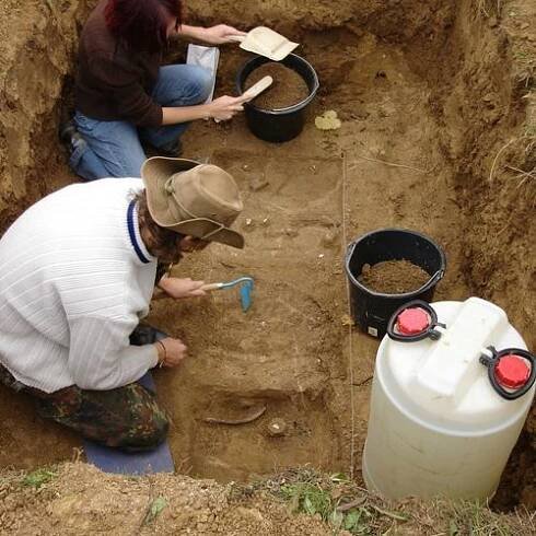 Pohled na archeologické terénní práce na lokalitě Boršice-Chrástka.