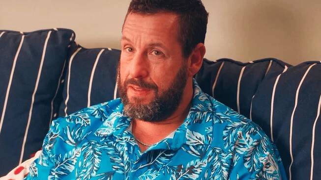 Adam Sandler má novou komedii. Trailer ukazuje, jak do ní obsadil celou svoji rodinu