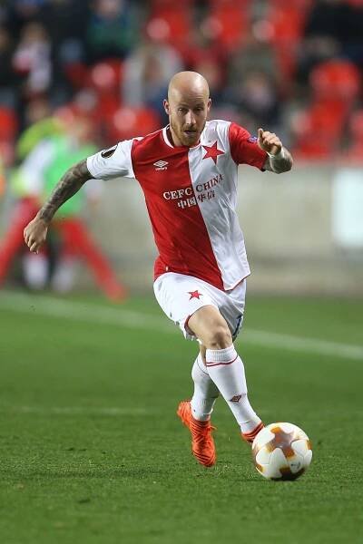 Neuvěřitelná Stochova trefa. Podívejte se, jak dal slávista Šachtaru gól z půlky hřiště